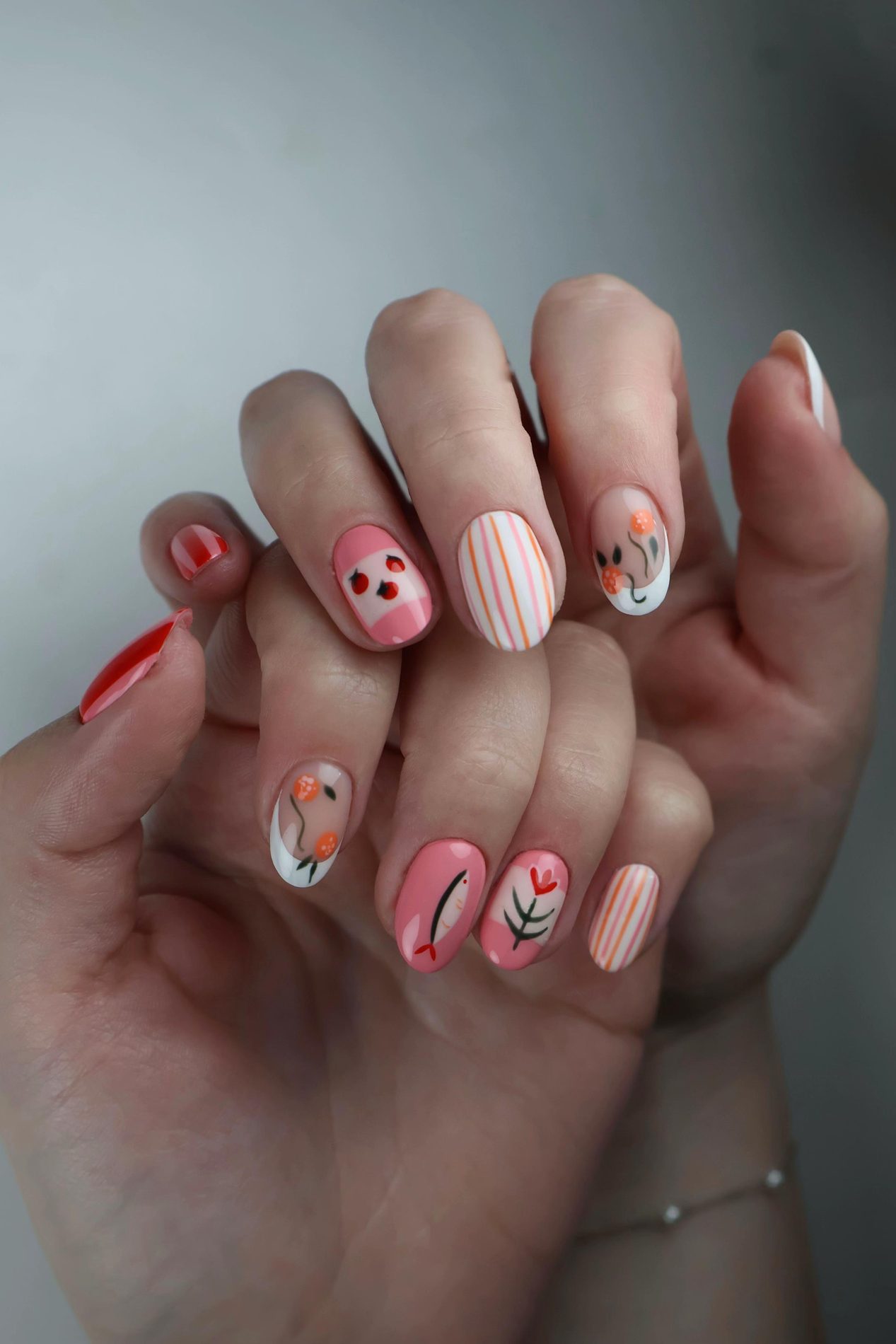 Nagels met handgeschilderde vruchtjes
